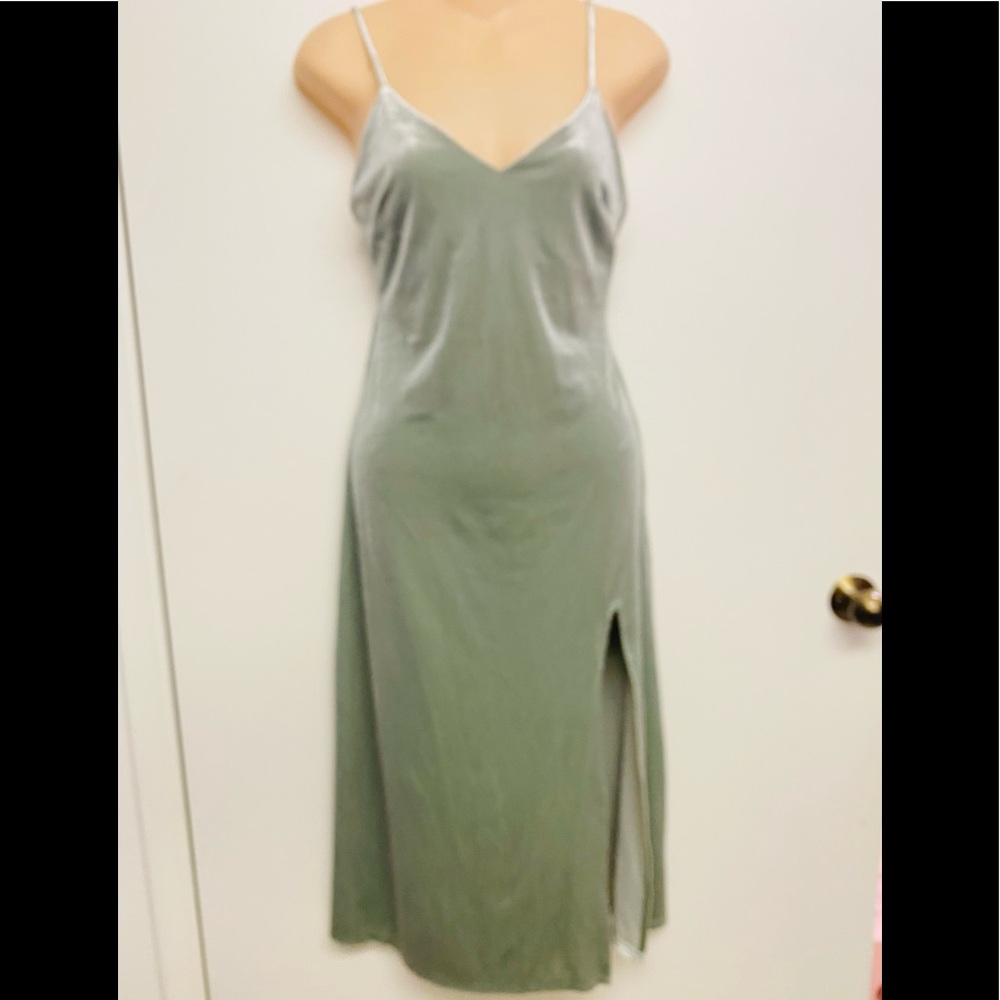 Sage green velvet‎ spaghetti strap midi dress